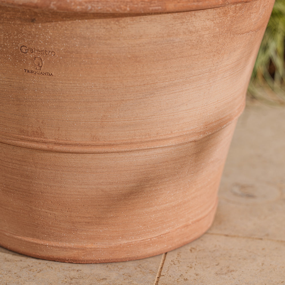 Close-up of the Bordo Italian large terracotta pot, highlighting the Galestro clay texture and natural weathered patina.