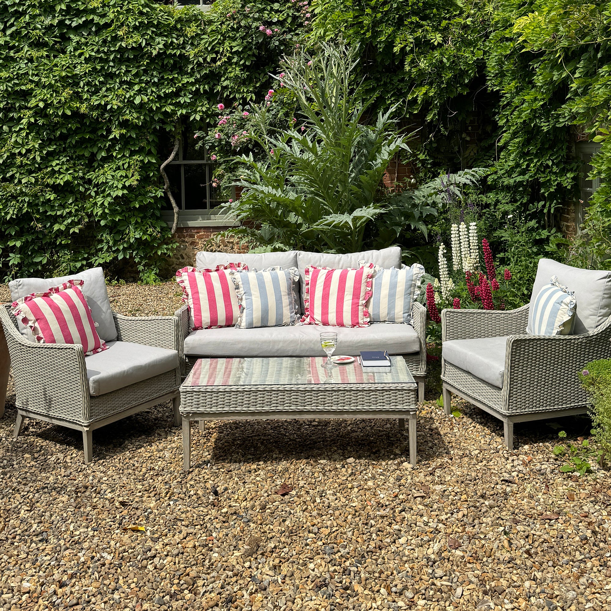 Paxton Rattan 4 Piece Garden Furniture Set with Table Gardenesque
