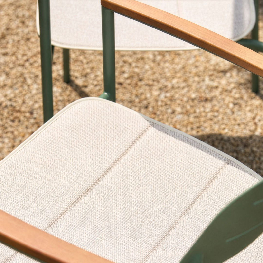 Low profile garden seat cushion for metal dining set