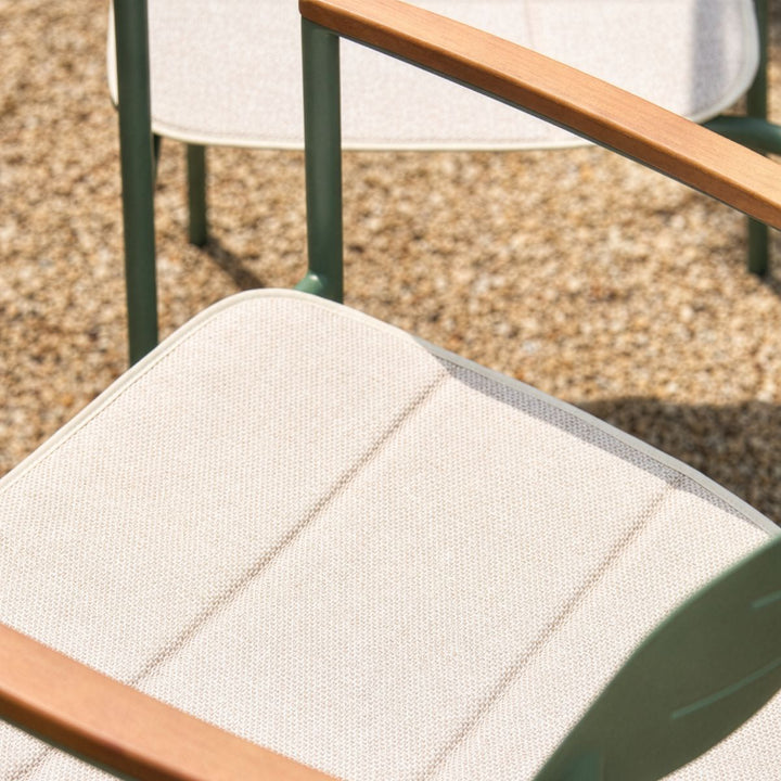 Low profile garden seat cushion for metal dining set