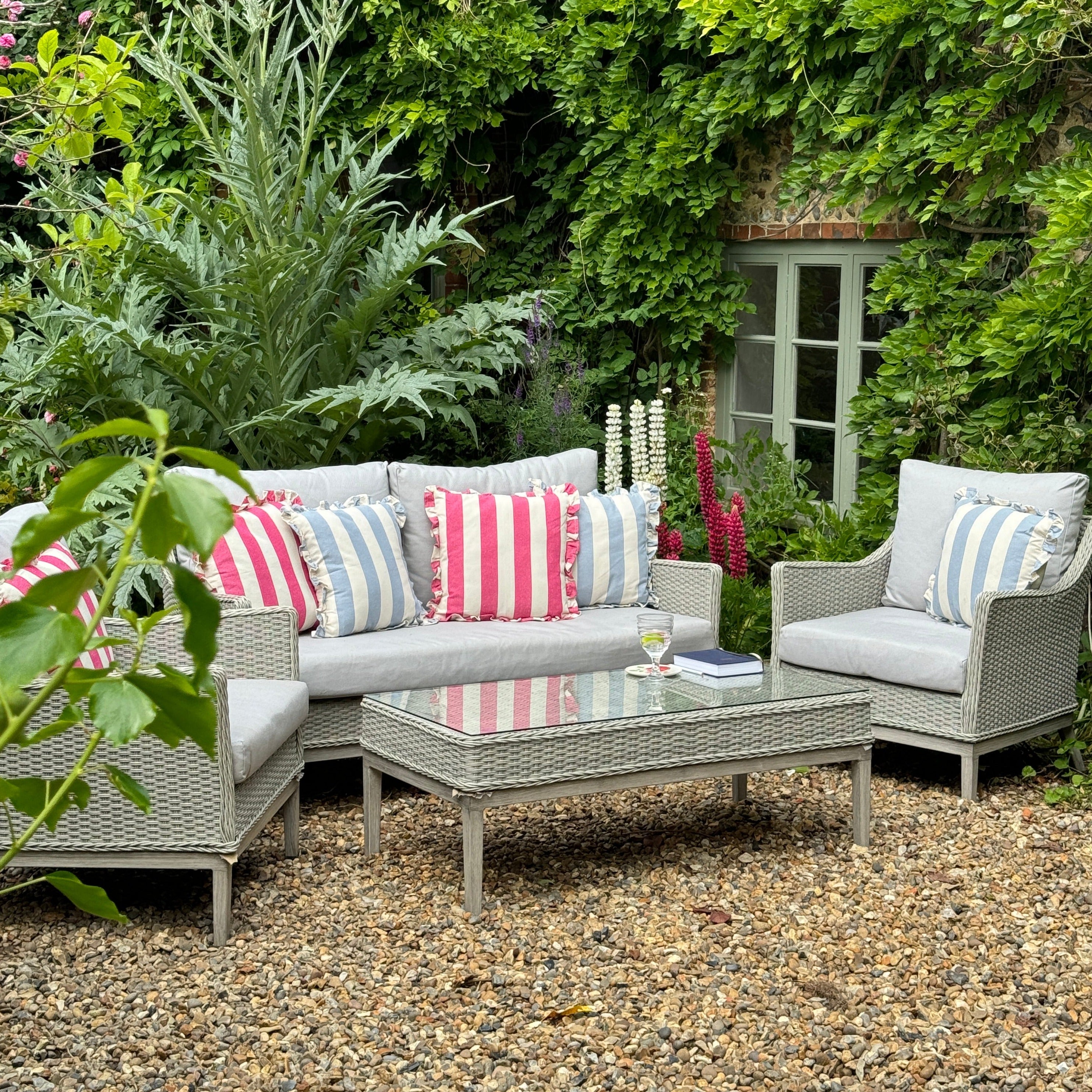 Paxton Rattan 4 Piece Garden Furniture Set with Table Gardenesque