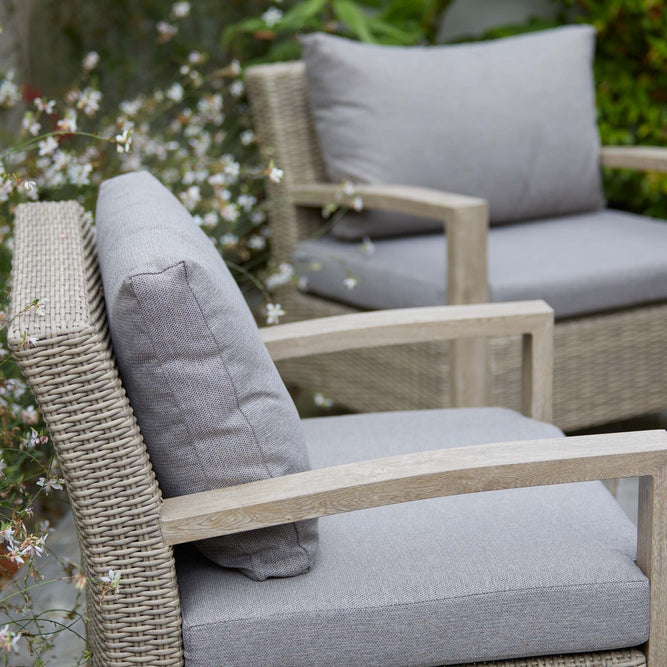 5 seat grey rattan garden furniture set at Gardenesque