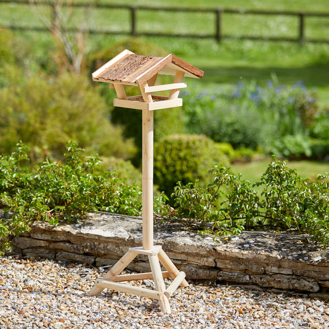 stand alone bird feeder